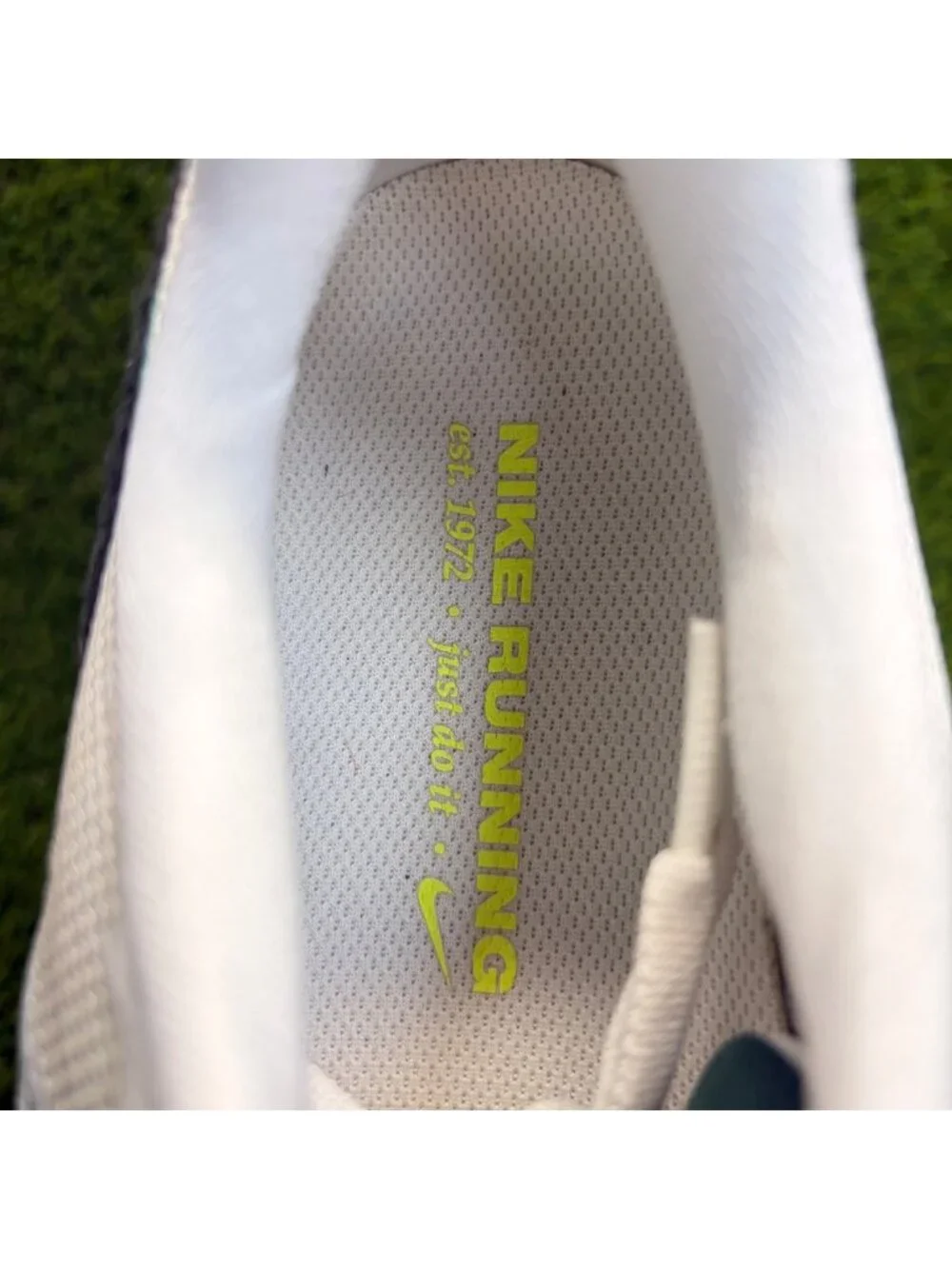 Nike Air Zoom Structure 25 Mens Size 10.5 White Athletic Running Shoes Sneakers